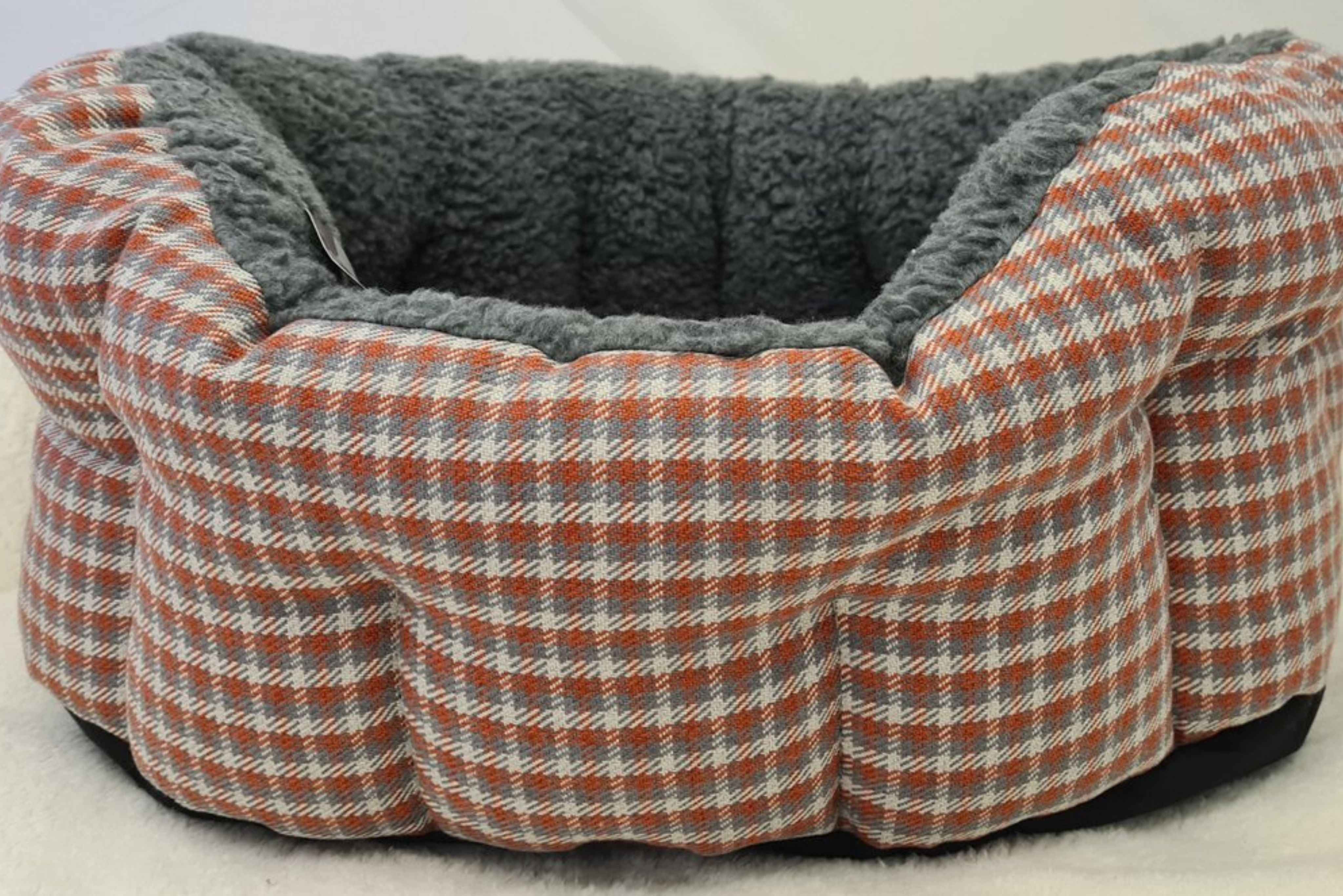 Softie Red Bed - for dogs Snug and Cosy Pets